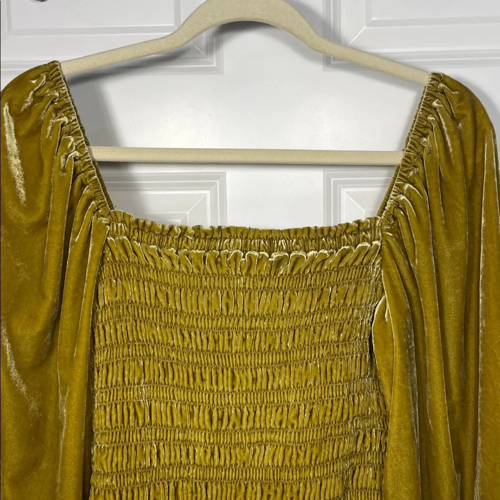 Anthropologie Puff Sleeve Velvet Blouse Medium Smocked Bodice Square Neck Gold - Picture 8 of 14